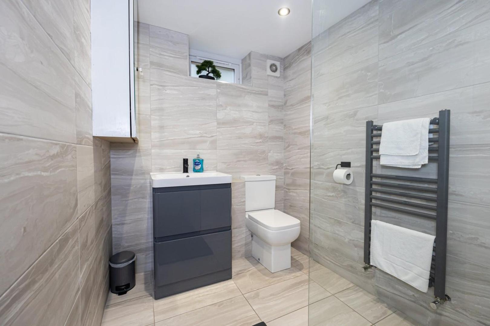 Guestready - Terraced In West Didsbury