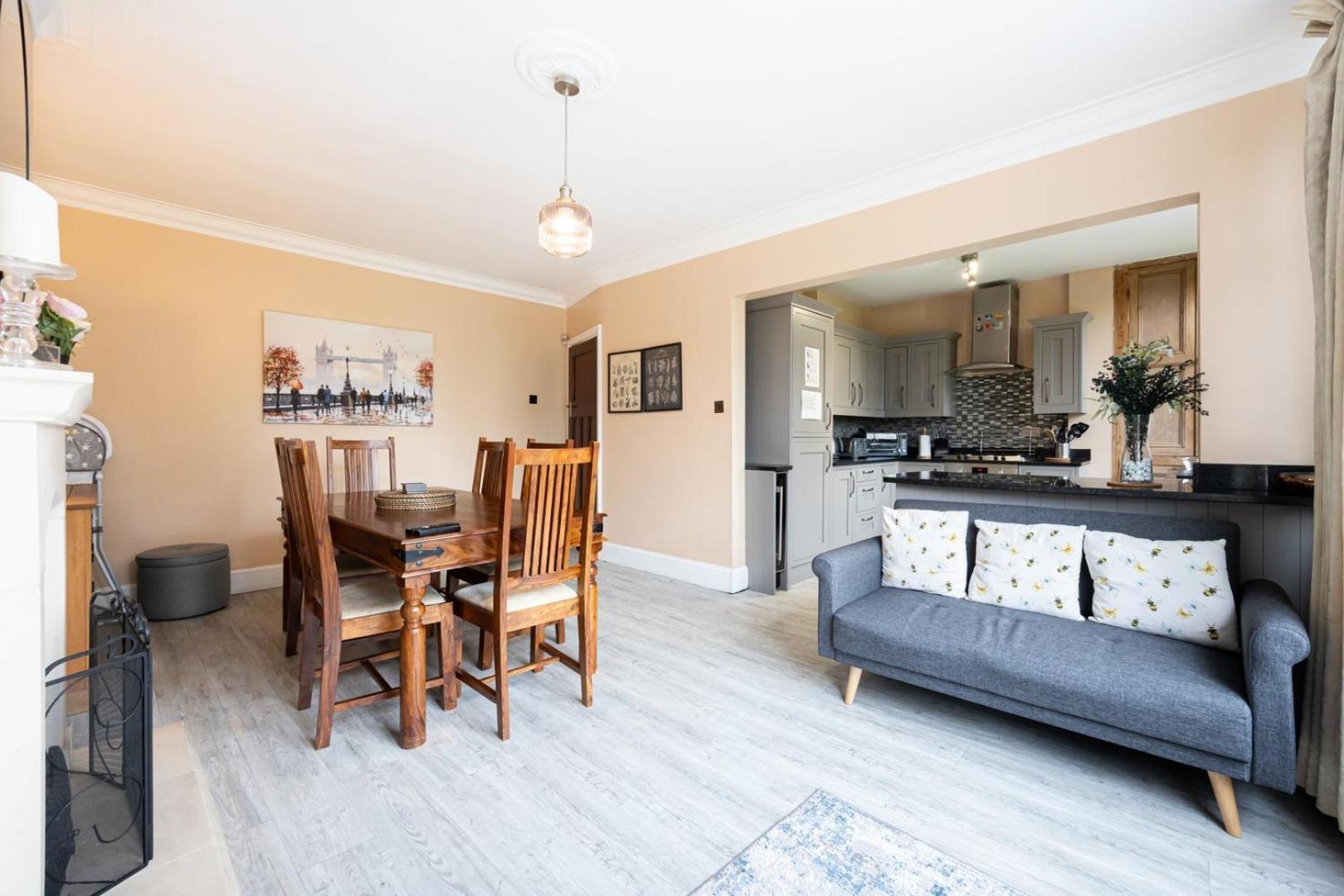Guestready - Terraced In West Didsbury